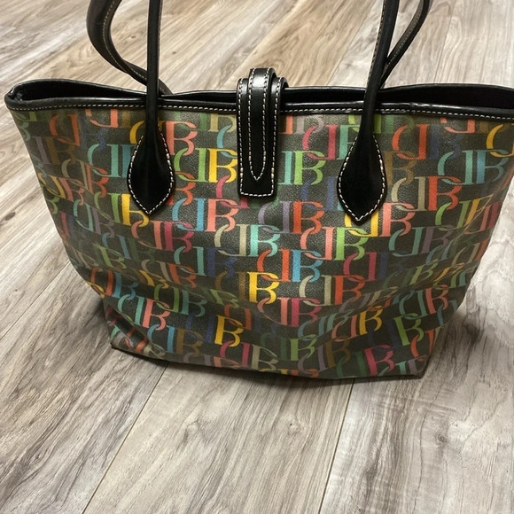 Dooney & Bourke Signature DB Canvas Tote Shoulder Bag Black outside Red inside - Picture 2 of 8